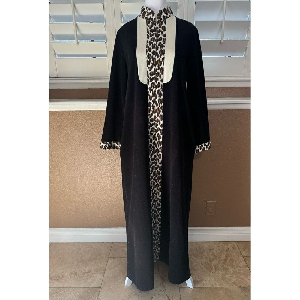 Vintage Vanity Fair Women's 12 Zip Up Robe Black Animal Print Trim House Coat